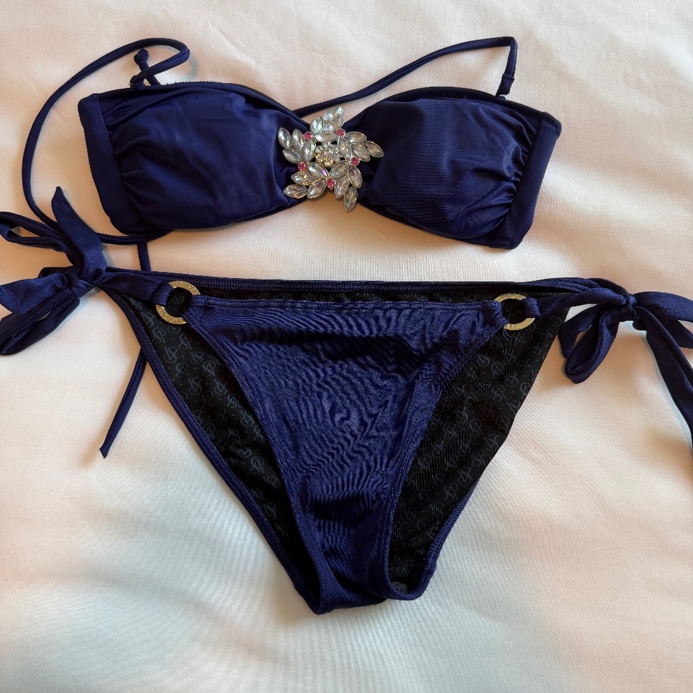 NWOT Victoria Secret Jeweled Navy Blue Bikini Top (Throwing in Bottoms) Small
